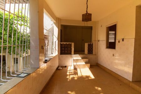 Casa à venda com 300m², 3 quartos e 2 vagasÁrea de Serviço