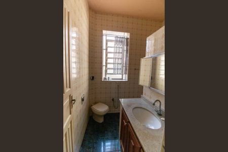 Casa à venda com 300m², 3 quartos e 2 vagasBanheiro