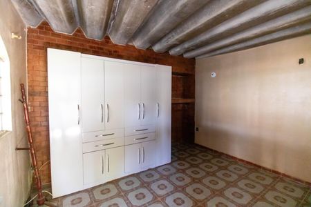 Casa à venda com 300m², 3 quartos e 2 vagasQuarto 