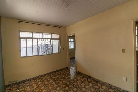Casa à venda com 300m², 3 quartos e 2 vagasSala