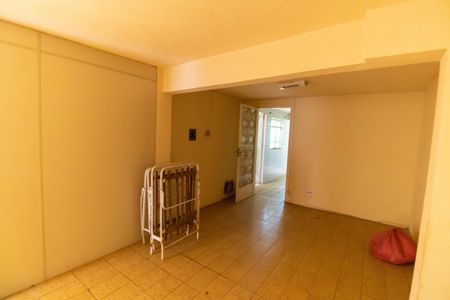 Casa à venda com 300m², 3 quartos e 2 vagasSala