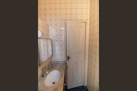 Casa à venda com 300m², 3 quartos e 2 vagasBanheiro