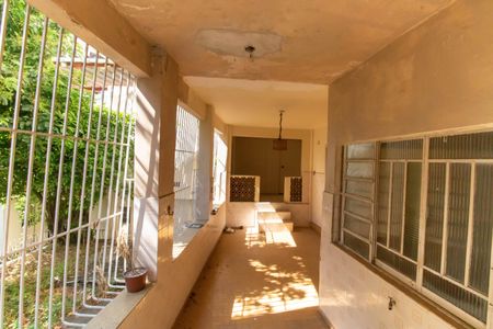 Casa à venda com 300m², 3 quartos e 2 vagasÁrea de Serviço