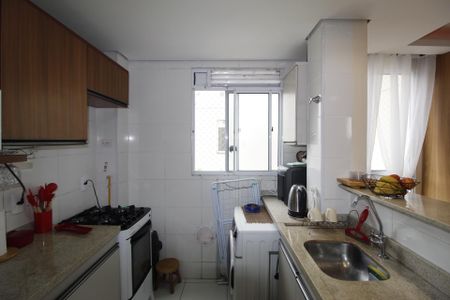 Cozinha e Área de Serviço de apartamento à venda com 2 quartos, 48m² em Morro Santana, Porto Alegre