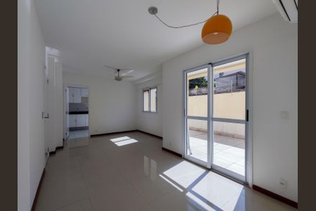 Apartamento para alugar com 90m², 1 quarto e 1 vagaSala