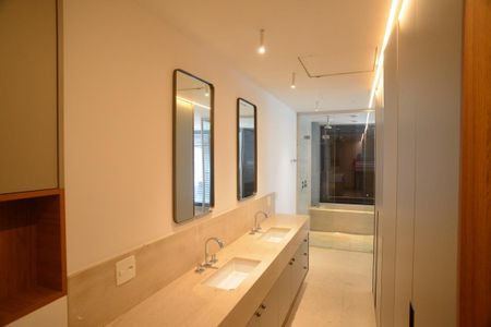 Apartamento à venda com 133m², 1 quarto e 2 vagasBanheiro da Suíte