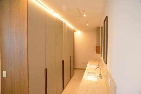 Apartamento à venda com 133m², 1 quarto e 2 vagasBanheiro da Suíte