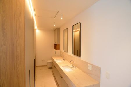Apartamento à venda com 133m², 1 quarto e 2 vagasBanheiro da Suíte