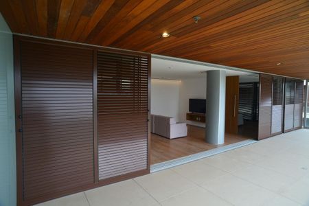 Apartamento à venda com 133m², 1 quarto e 2 vagasVaranda
