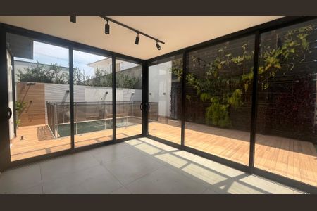 Casa de condomínio à venda com 210m², 3 quartos e 4 vagas Casa de condomínio à venda com 210m², 3 quartos e 4 vagasÁrea comum