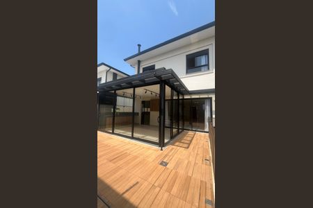 Casa de condomínio à venda com 210m², 3 quartos e 4 vagas Casa de condomínio à venda com 210m², 3 quartos e 4 vagasÁrea comum