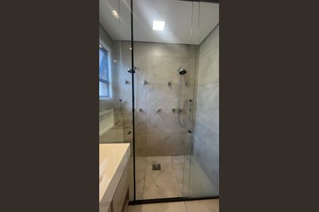 Casa de condomínio à venda com 210m², 3 quartos e 4 vagas Casa de condomínio à venda com 210m², 3 quartos e 4 vagasBanheiro da Suíte 2