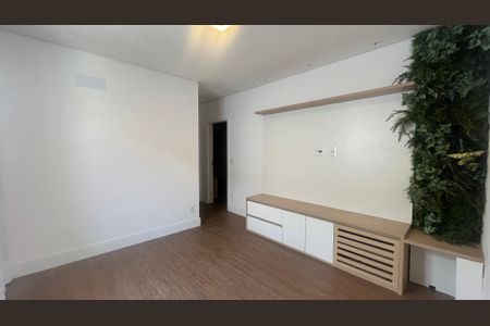 Casa de condomínio à venda com 210m², 3 quartos e 4 vagas Casa de condomínio à venda com 210m², 3 quartos e 4 vagasSala 2