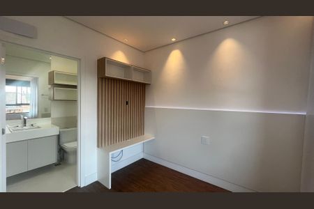 Casa de condomínio à venda com 210m², 3 quartos e 4 vagas Casa de condomínio à venda com 210m², 3 quartos e 4 vagasSuíte 3