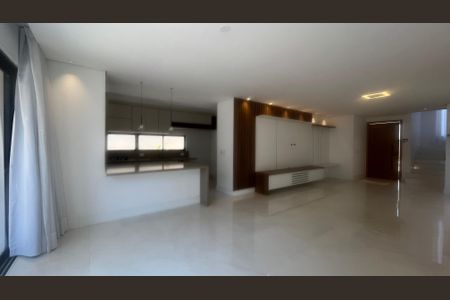 Casa de condomínio à venda com 210m², 3 quartos e 4 vagas Casa de condomínio à venda com 210m², 3 quartos e 4 vagasSala