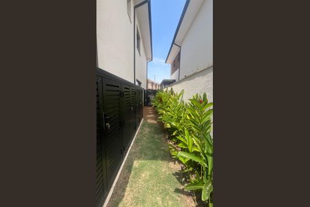 Casa de condomínio à venda com 210m², 3 quartos e 4 vagas Casa de condomínio à venda com 210m², 3 quartos e 4 vagasÁrea comum