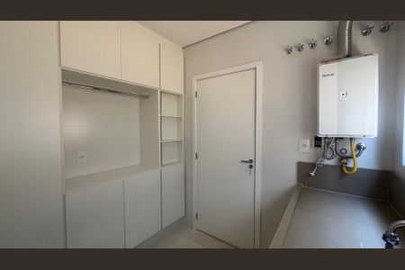 Casa de condomínio à venda com 210m², 3 quartos e 4 vagas Casa de condomínio à venda com 210m², 3 quartos e 4 vagasÁrea de Serviço