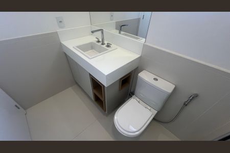 Casa de condomínio à venda com 210m², 3 quartos e 4 vagas Casa de condomínio à venda com 210m², 3 quartos e 4 vagasBanheiro da Suíte 1