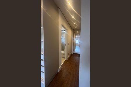 Casa de condomínio à venda com 210m², 3 quartos e 4 vagas Casa de condomínio à venda com 210m², 3 quartos e 4 vagasSuíte 2