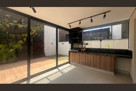 Casa de condomínio à venda com 210m², 3 quartos e 4 vagas Casa de condomínio à venda com 210m², 3 quartos e 4 vagasÁrea comum