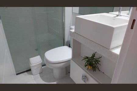 Apartamento à venda com 64m², 3 quartos e 1 vagaBANHEIRO