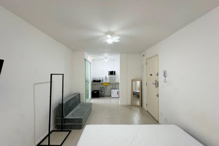 Sala/Quarto de kitnet/studio para alugar com 1 quarto, 27m² em Centro, Rio de Janeiro