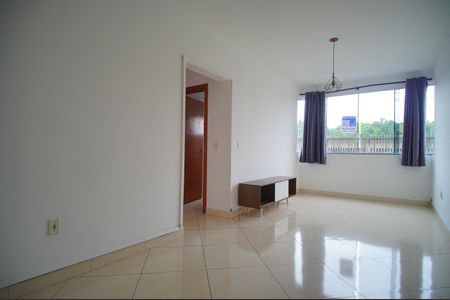 Sala de apartamento à venda com 2 quartos, 57m² em Morro do Espelho, São Leopoldo