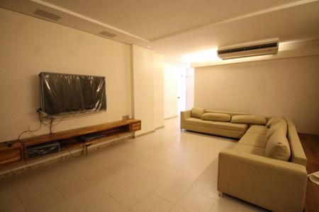Apartamento para alugar com 72m², 2 quartos e 1 vaga Apartamento para alugar com 72m², 2 quartos e 1 vagaÁrea comum - Cinema