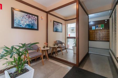 Apartamento à venda com 66m², 2 quartos e 1 vaga Apartamento à venda com 66m², 2 quartos e 1 vagaHall social