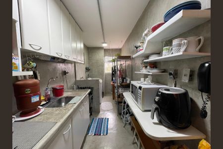 Apartamento à venda com 64m², 3 quartos e 2 vagasCozinha