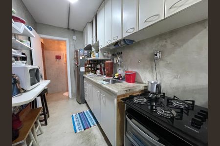 Apartamento à venda com 64m², 3 quartos e 2 vagasCozinha