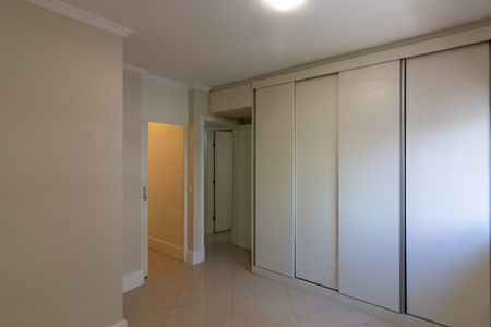 Apartamento à venda com 147m², 4 quartos e 2 vagas Apartamento à venda com 147m², 4 quartos e 2 vagasSuíte 2