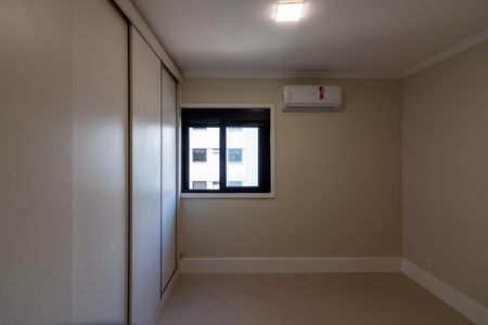 Apartamento à venda com 147m², 4 quartos e 2 vagas Apartamento à venda com 147m², 4 quartos e 2 vagasSuíte 2