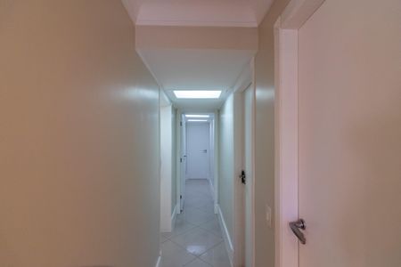 Apartamento à venda com 147m², 4 quartos e 2 vagas Apartamento à venda com 147m², 4 quartos e 2 vagasCorredor