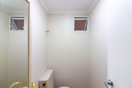 Apartamento à venda com 147m², 4 quartos e 2 vagas Apartamento à venda com 147m², 4 quartos e 2 vagasLavabo