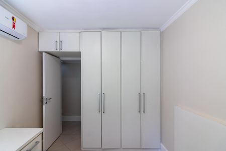 Apartamento à venda com 147m², 4 quartos e 2 vagas Apartamento à venda com 147m², 4 quartos e 2 vagasQuarto 2