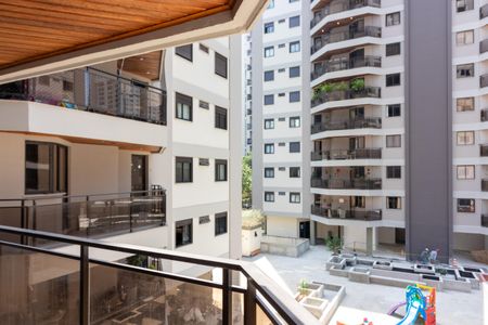 Apartamento à venda com 147m², 4 quartos e 2 vagas Apartamento à venda com 147m², 4 quartos e 2 vagasVaranda da Sala