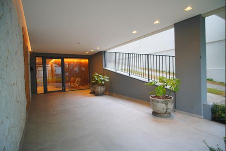 Apartamento à venda com 96m², 2 quartos e 2 vagasHall social