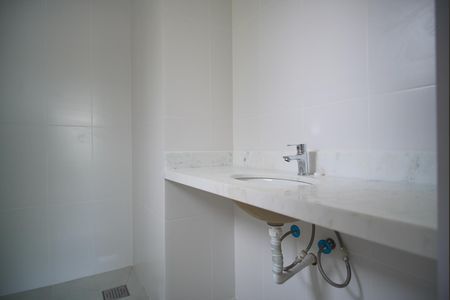 Apartamento à venda com 96m², 2 quartos e 2 vagasBanheiro da Suíte 1