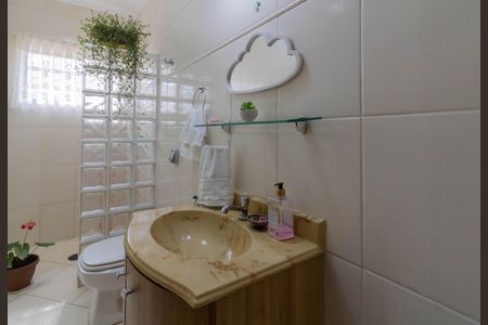 Casa à venda com 209m², 3 quartos e 2 vagasBanheiro