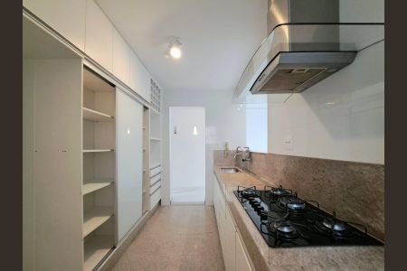 Apartamento para alugar com 210m², 4 quartos e 2 vagas Apartamento para alugar com 210m², 4 quartos e 2 vagasCozinha