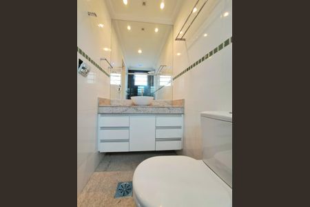 Apartamento para alugar com 210m², 4 quartos e 2 vagas Apartamento para alugar com 210m², 4 quartos e 2 vagasLavabo