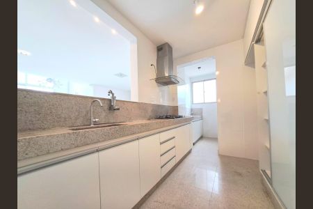 Apartamento para alugar com 210m², 4 quartos e 2 vagas Apartamento para alugar com 210m², 4 quartos e 2 vagasCozinha
