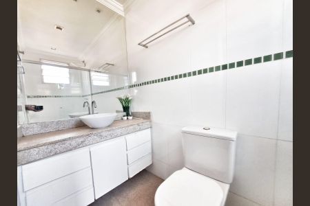 Apartamento à venda com 210m², 4 quartos e 2 vagasBanheiro da Suíte