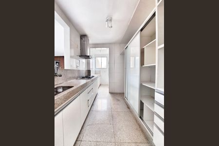 Apartamento à venda com 210m², 4 quartos e 2 vagasCozinha