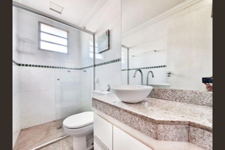 Apartamento à venda com 210m², 4 quartos e 2 vagasBanheiro