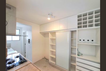 Apartamento para alugar com 210m², 4 quartos e 2 vagas Apartamento para alugar com 210m², 4 quartos e 2 vagasBanheiro social