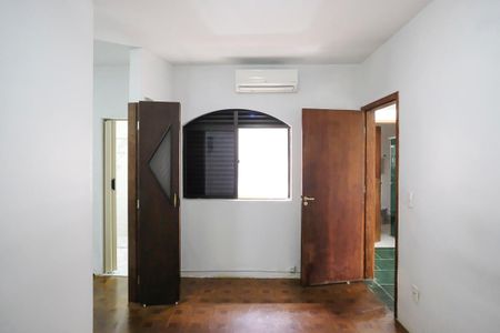 Casa à venda com 150m², 3 quartos e 1 vagaSuíte