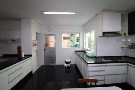 Casa à venda com 512m², 5 quartos e 3 vagasCozinha