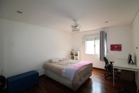 Casa à venda com 512m², 5 quartos e 3 vagasQuarto 4